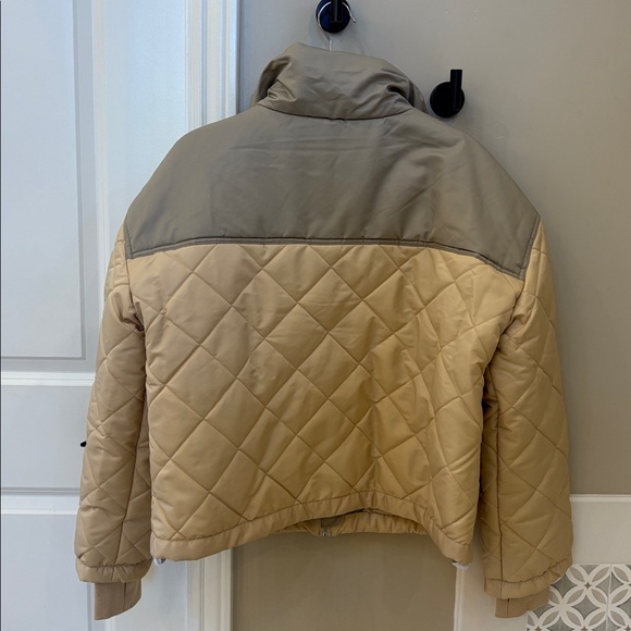 Revolve Colorblock Puffer - Picture 10 of 10